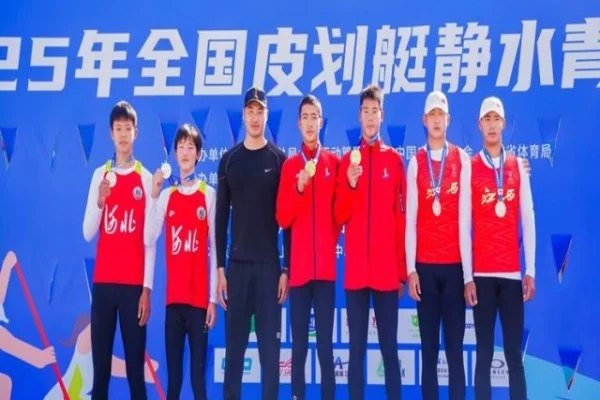 穆里尼奥欧冠首秀指挥若定费内巴切主场顽强逼平英超豪门曼城